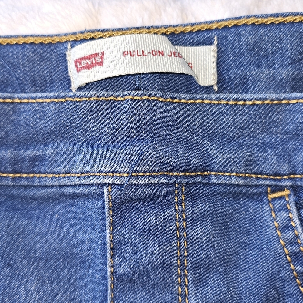 Levis Stretch Jeggings jeans, girls size 12.